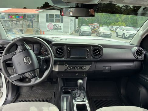 Used 2019 Toyota Tacoma SR w/ SR Convenience Package RWD image 10