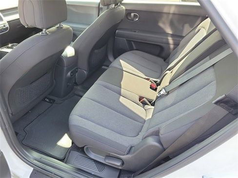 New 2026 Hyundai Ioniq 5 SE image 18
