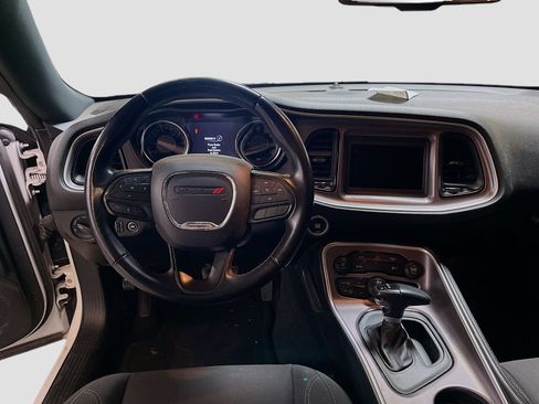 Used 2022 Dodge Challenger SXT RWD image 21