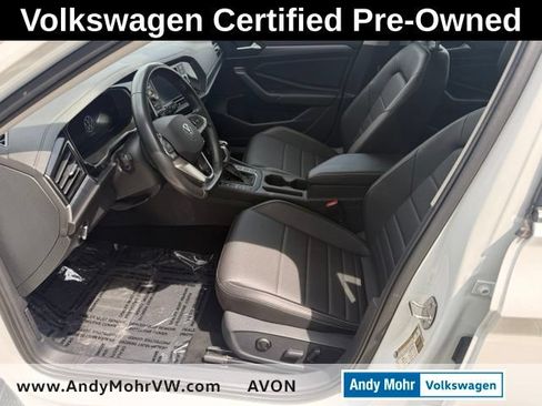 Used 2023 Volkswagen Jetta SE FWD image 11