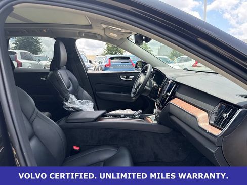 Certified 2024 Volvo XC60 T8 Ultimate w/ Protection Package Premier AWD/4WD image 8