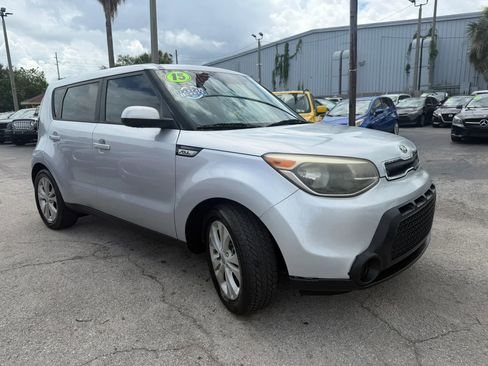 Used 2015 Kia Soul + w/ Audio Package FWD image 3