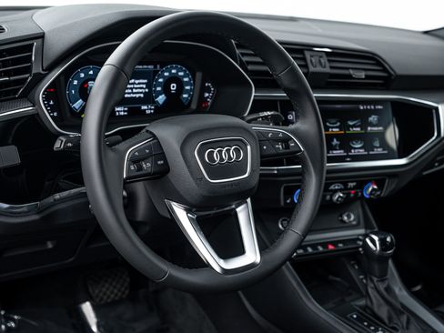 New 2025 Audi Q3 2.0T Premium w/ Convenience Package AWD/4WD image 9
