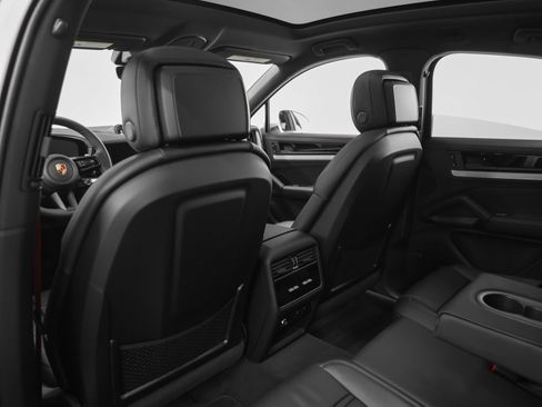 New 2026 Porsche Cayenne image 44