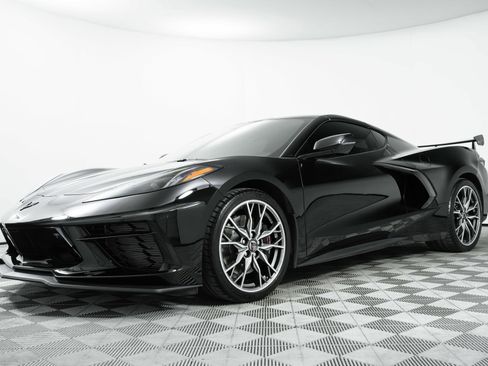 Used 2025 Chevrolet Corvette Stingray Preferred Cpe w/ Z51 Performance Package RWD image 3