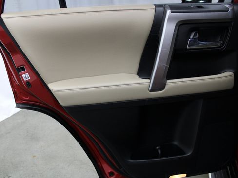 Used 2021 Toyota 4Runner SR5 Premium image 15