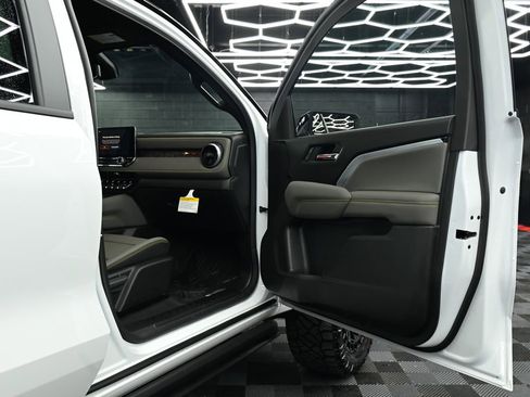 New 2026 Chevrolet Colorado ZR2 w/ Technology Package image 28