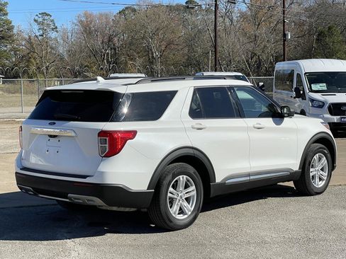 Used 2022 Ford Explorer XLT image 7