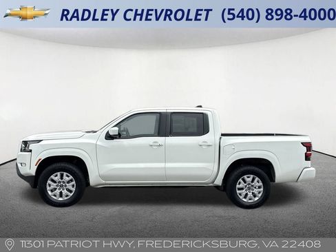 Used 2024 Nissan Frontier SV w/ SV Convenience Package image 2