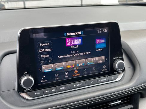 Used 2025 Nissan Rogue SV image 18