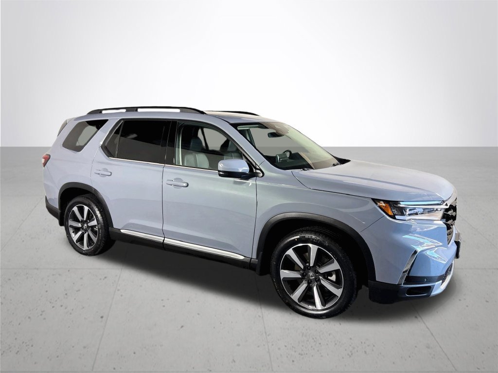 Used 2024 Honda Pilot Touring image 4