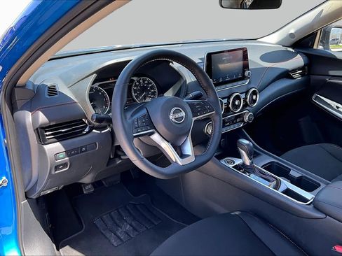 Certified 2025 Nissan Sentra SR FWD image 15
