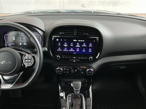 Used 2023 Kia Soul GT-Line image 9