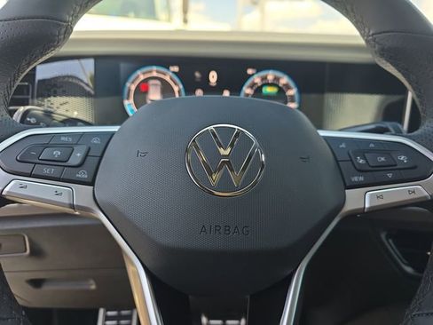 New 2026 Volkswagen Tiguan SE R-Line FWD image 20