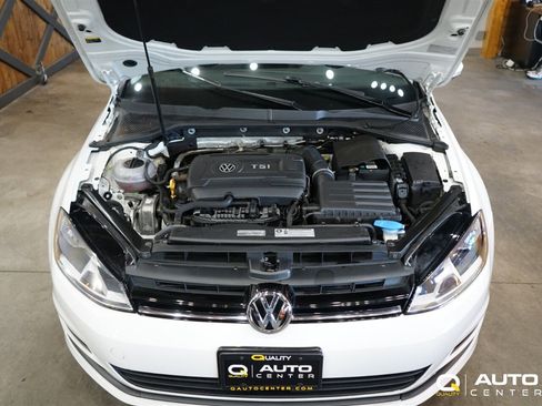 Used 2017 Volkswagen Golf SE image 11