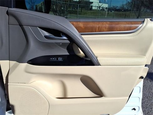 Used 2019 Lexus LX 570 4WD image 20