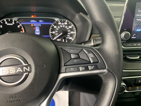 Used 2025 Nissan Altima 2.5 SV FWD image 19