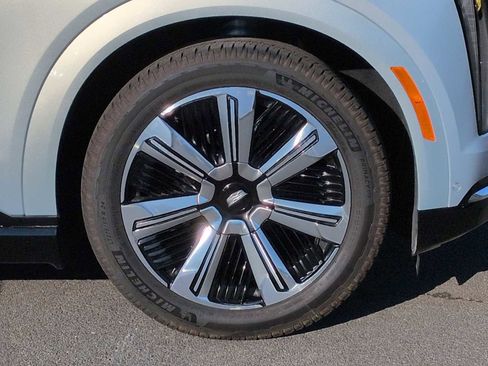 Used 2025 Cadillac Escalade IQ Luxury 2 image 14