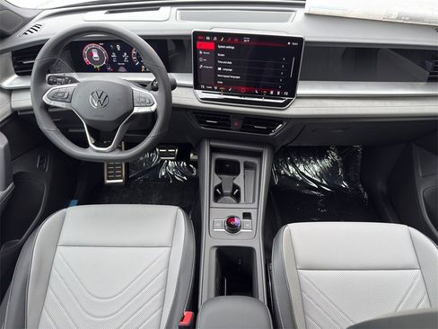 New 2026 Volkswagen Tiguan SE R-Line image 23