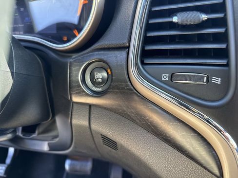 Used 2014 Jeep Grand Cherokee Laredo w/ Security & Convenience Group RWD image 29