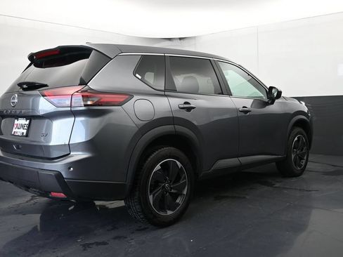 Used 2024 Nissan Rogue SV FWD image 12