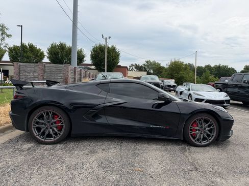 Used 2024 Chevrolet Corvette Stingray Premium Cpe RWD image 2