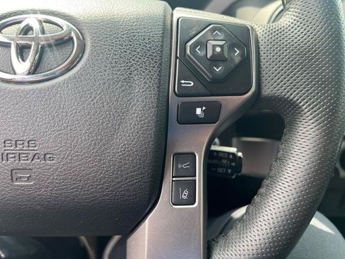 Used 2022 Toyota Tacoma SR5 RWD image 9