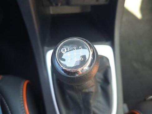 Used 2018 Toyota Corolla SE image 17