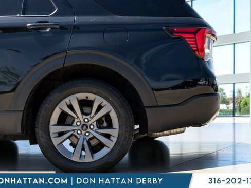 Used 2025 Ford Explorer Active w/ Active Comfort Package AWD/4WD image 30