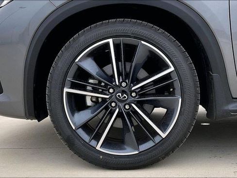 Used 2025 INFINITI QX50 Sport image 9