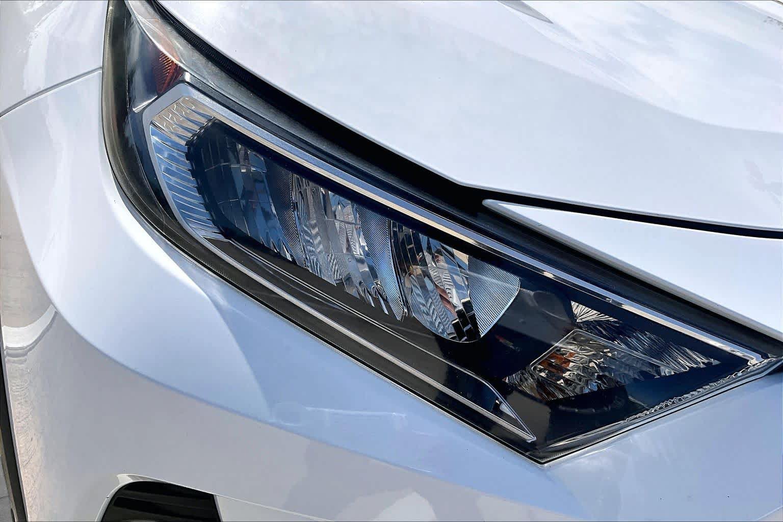 Used 2019 Toyota RAV4 XLE FWD image 28