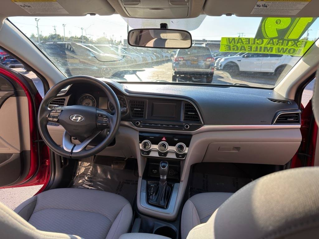 Used 2019 Hyundai Elantra SE FWD image 19
