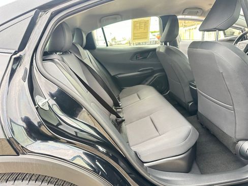 Used 2025 Toyota Prius LE image 39