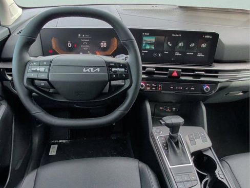 New 2026 Kia Sportage EX FWD image 17