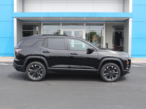 New 2026 Chevrolet Equinox RS AWD/4WD image 3