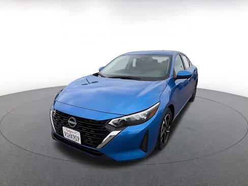 Used 2025 Nissan Sentra SV FWD image 5
