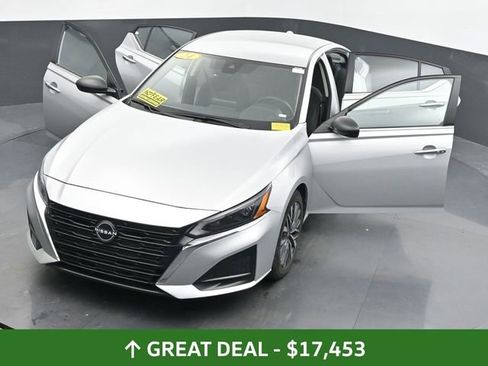 Used 2024 Nissan Altima 2.5 SV image 62