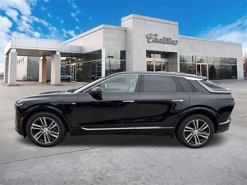 New 2026 Cadillac Lyriq Luxury image 6