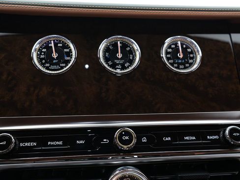 Used 2025 Bentley Flying Spur Plug-In Hybrid AWD/4WD image 41