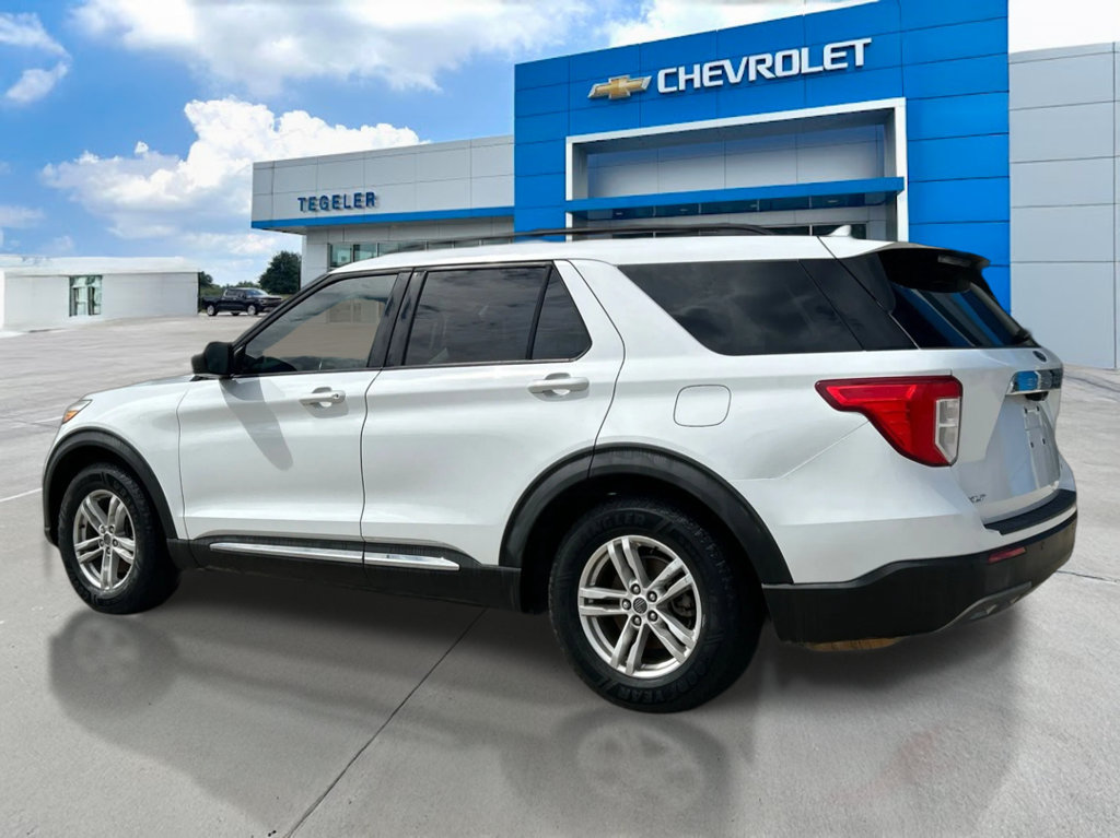 Used 2020 Ford Explorer XLT w/ Equipment Group 202A RWD image 7