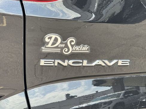 Used 2023 Buick Enclave Essence w/ Sport Touring Edition FWD image 31