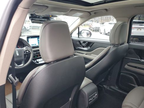 New 2026 Lincoln Corsair Premiere image 26