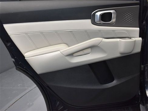 Certified 2022 Kia Sorento SX image 16