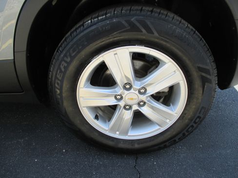 Used 2019 Chevrolet Trax LT w/ LT Convenience Package AWD/4WD image 9