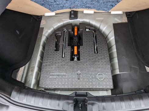 Used 2020 Nissan Kicks S image 35