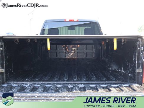 Used 2017 RAM 1500 Express w/ Black Ram 1500 Express Group RWD image 12