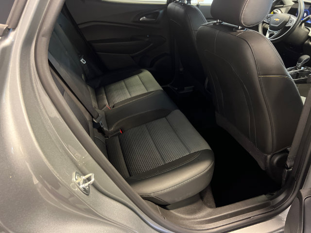 Used 2024 Chevrolet Trax LT w/ Driver Confidence Package FWD image 12