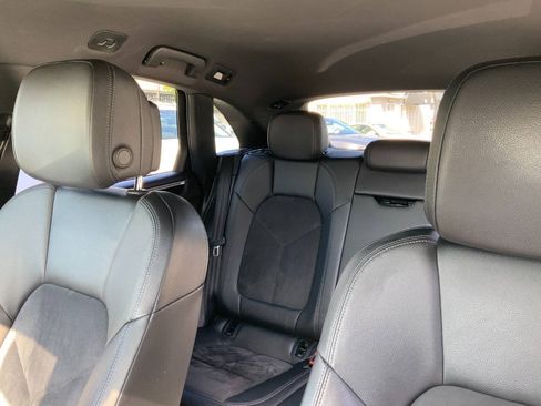Used 2019 Porsche Macan AWD/4WD image 17