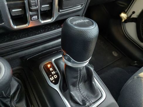 Used 2025 Jeep Gladiator Sport AWD/4WD image 27
