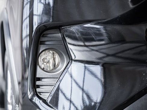 Used 2020 Toyota RAV4 XLE Premium image 13